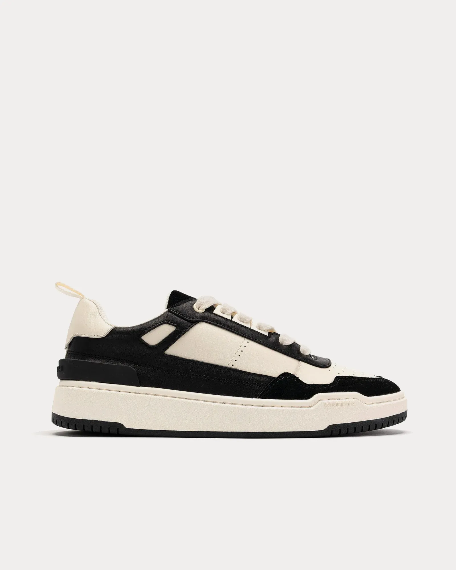 90's The Plateau Off-White / Black Low Top Sneakers