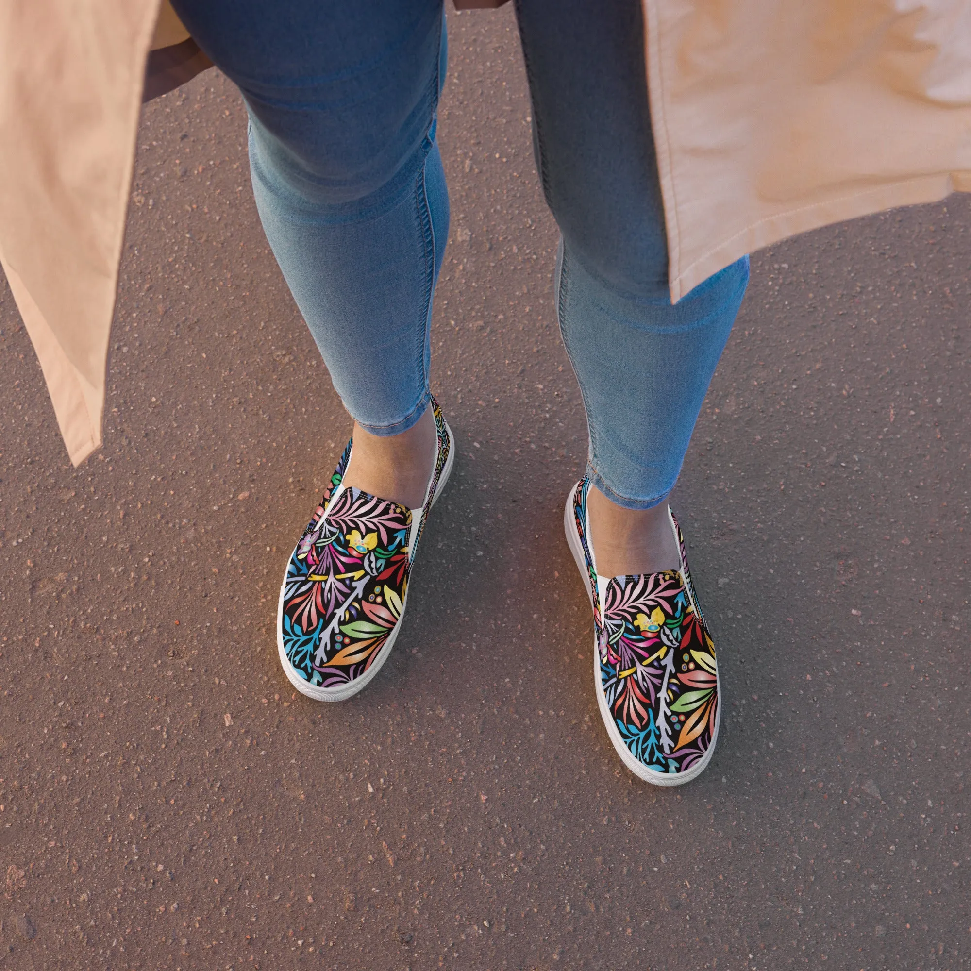 Abstract Jungle Print Women’s slip-on canvas shoes