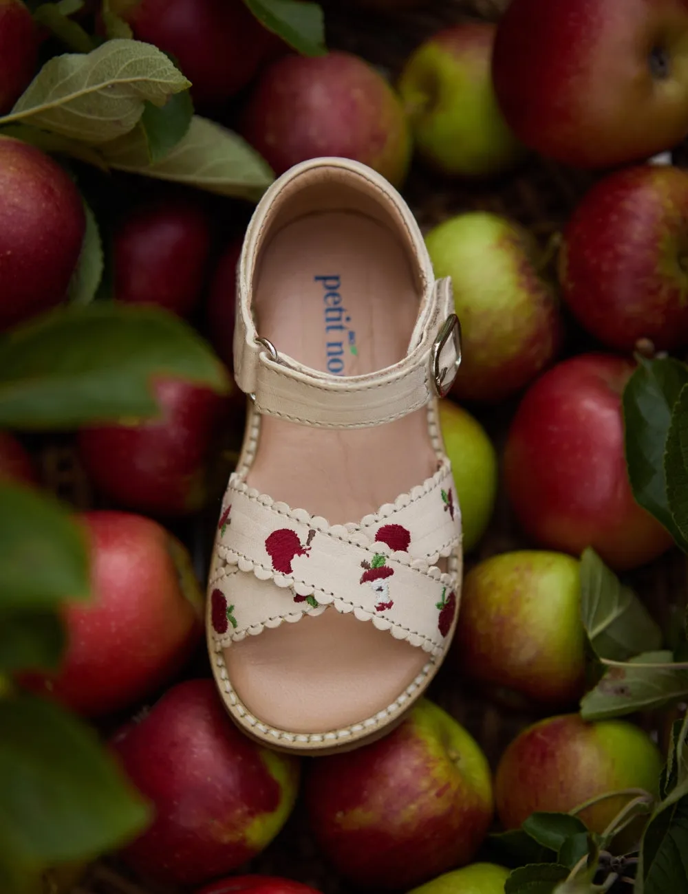 Apple Crossover Scallop Sandal - Cream