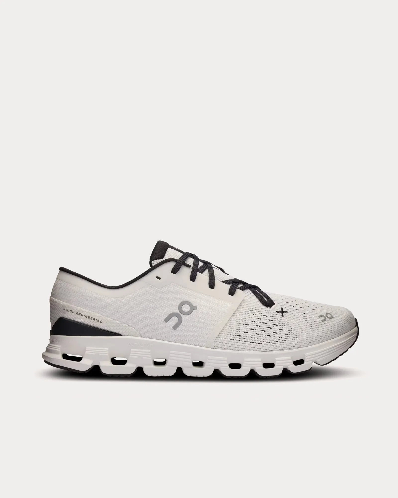 Cloud X 4 Ivory / Black Running Shoes