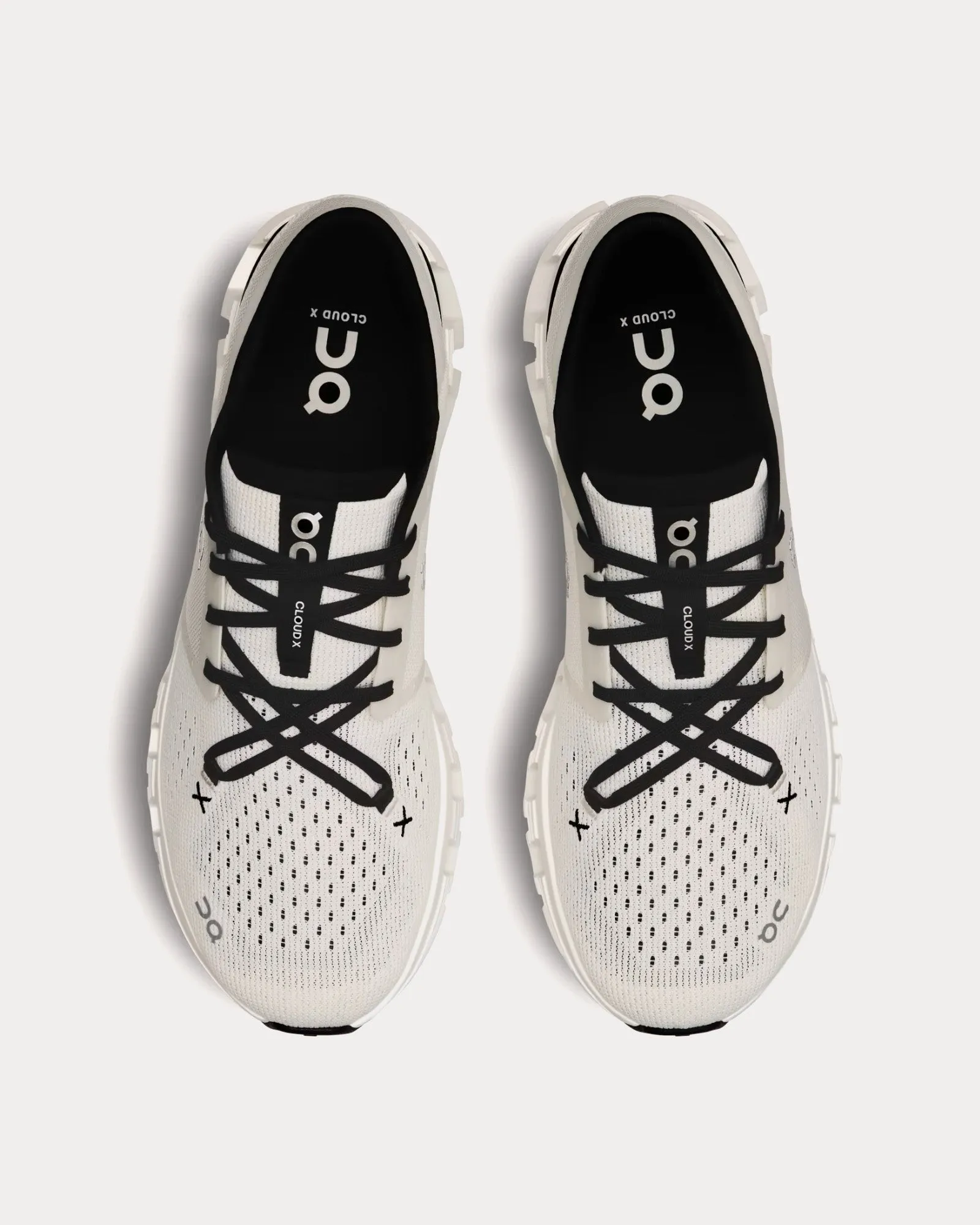 Cloud X 4 Ivory / Black Running Shoes