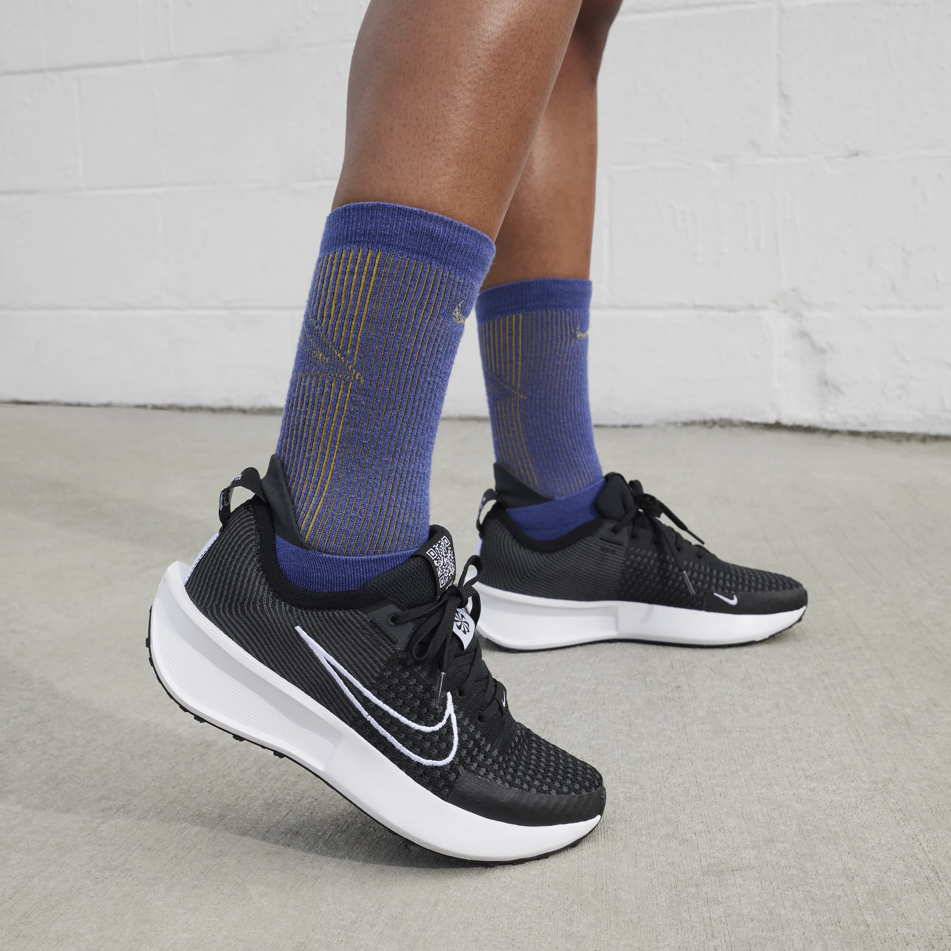 Nike Interact Run-Women's Road Running