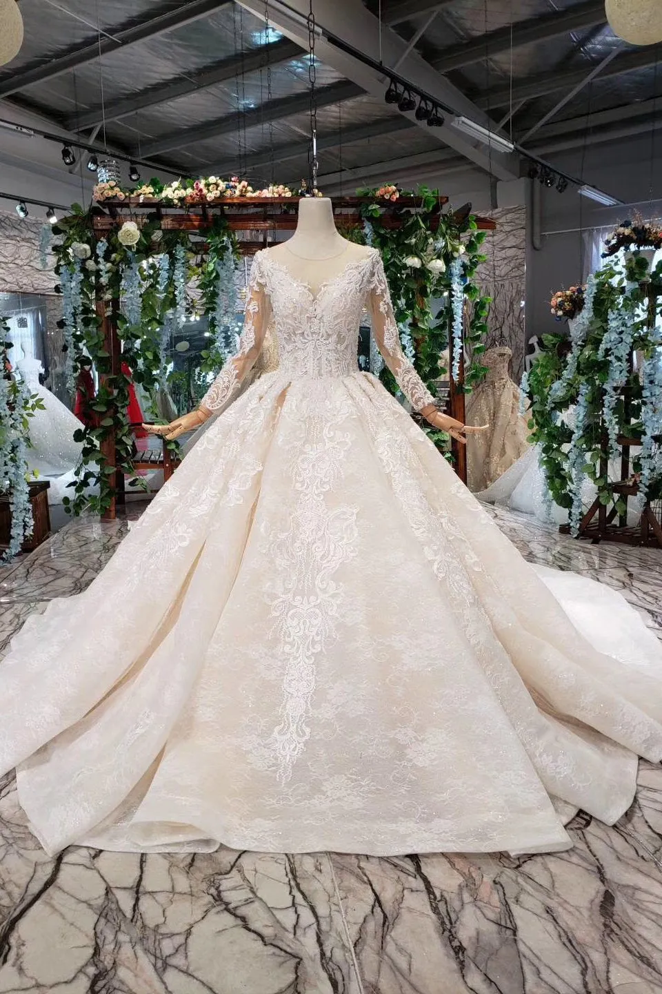 Princess Long Sleeves Sheer Neck Ball Gown Lace Wedding Dress Long Bridal Dress N1931