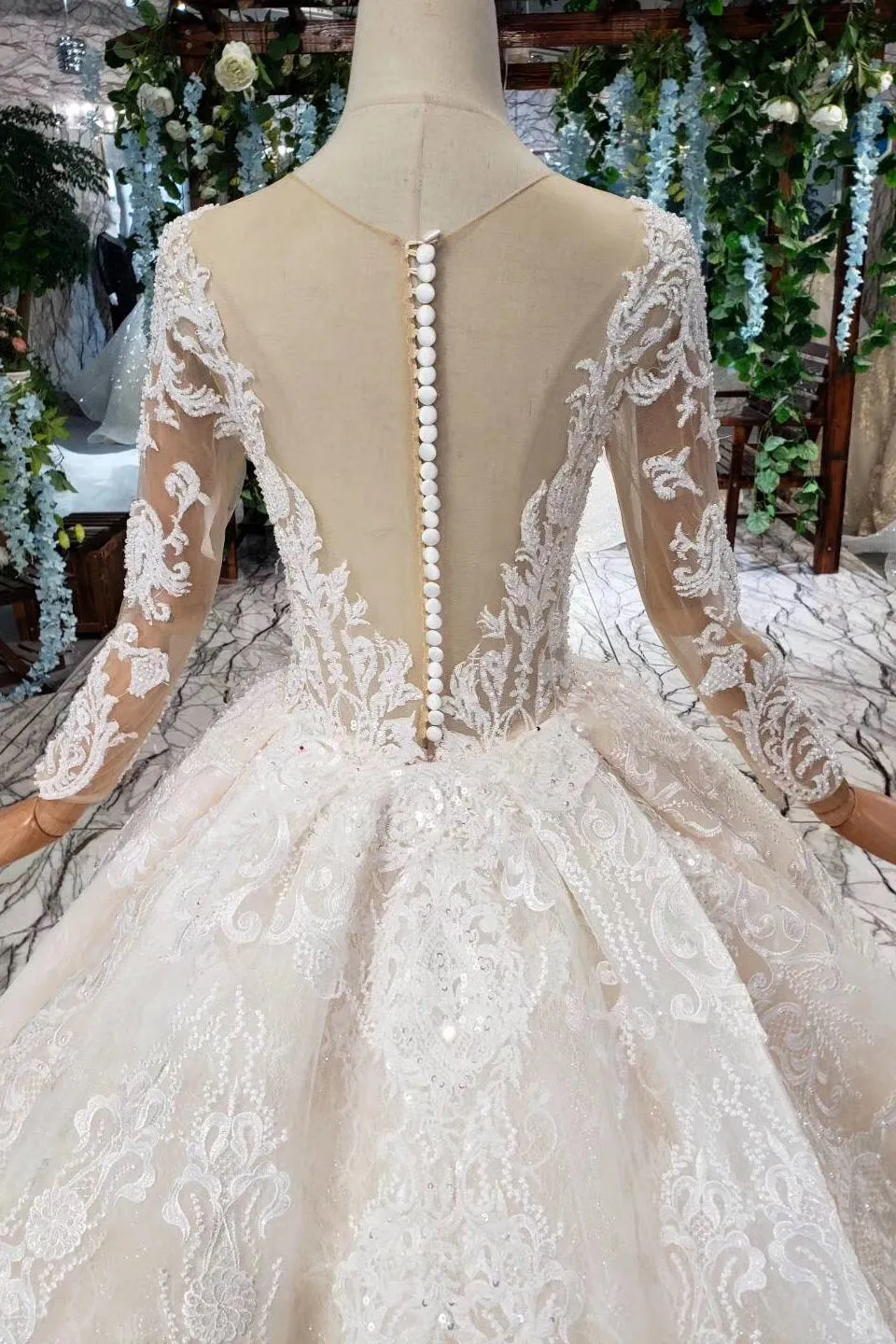 Princess Long Sleeves Sheer Neck Ball Gown Lace Wedding Dress Long Bridal Dress N1931