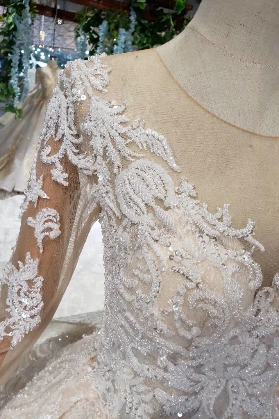 Princess Long Sleeves Sheer Neck Ball Gown Lace Wedding Dress Long Bridal Dress N1931