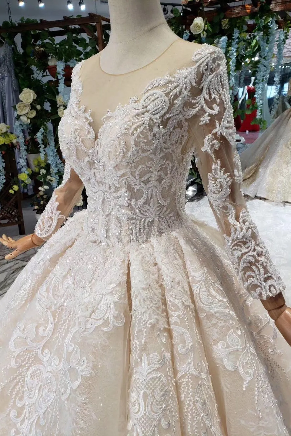Princess Long Sleeves Sheer Neck Ball Gown Lace Wedding Dress Long Bridal Dress N1931